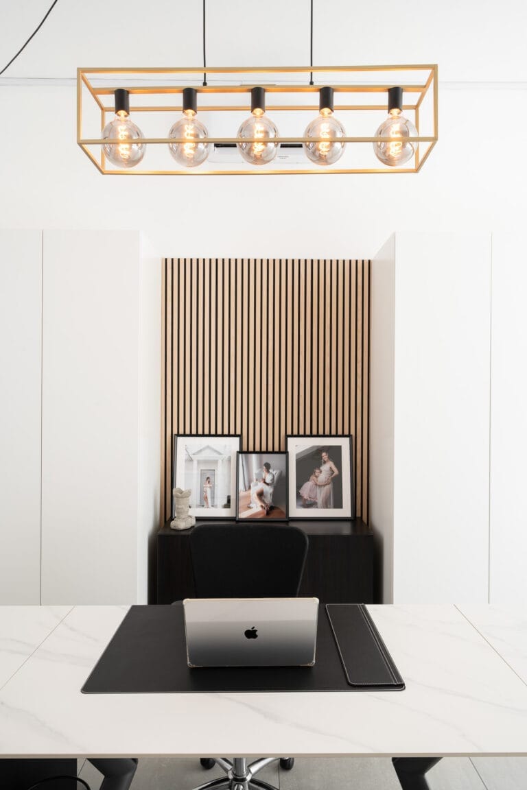 Sala di posa dello studio fotografico a noleggio ad Alba