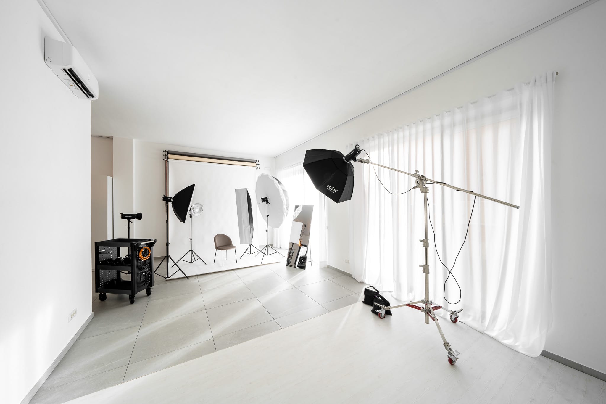 Lo studio fotografico di Federico Valenzano in Corso Bra ad Alba